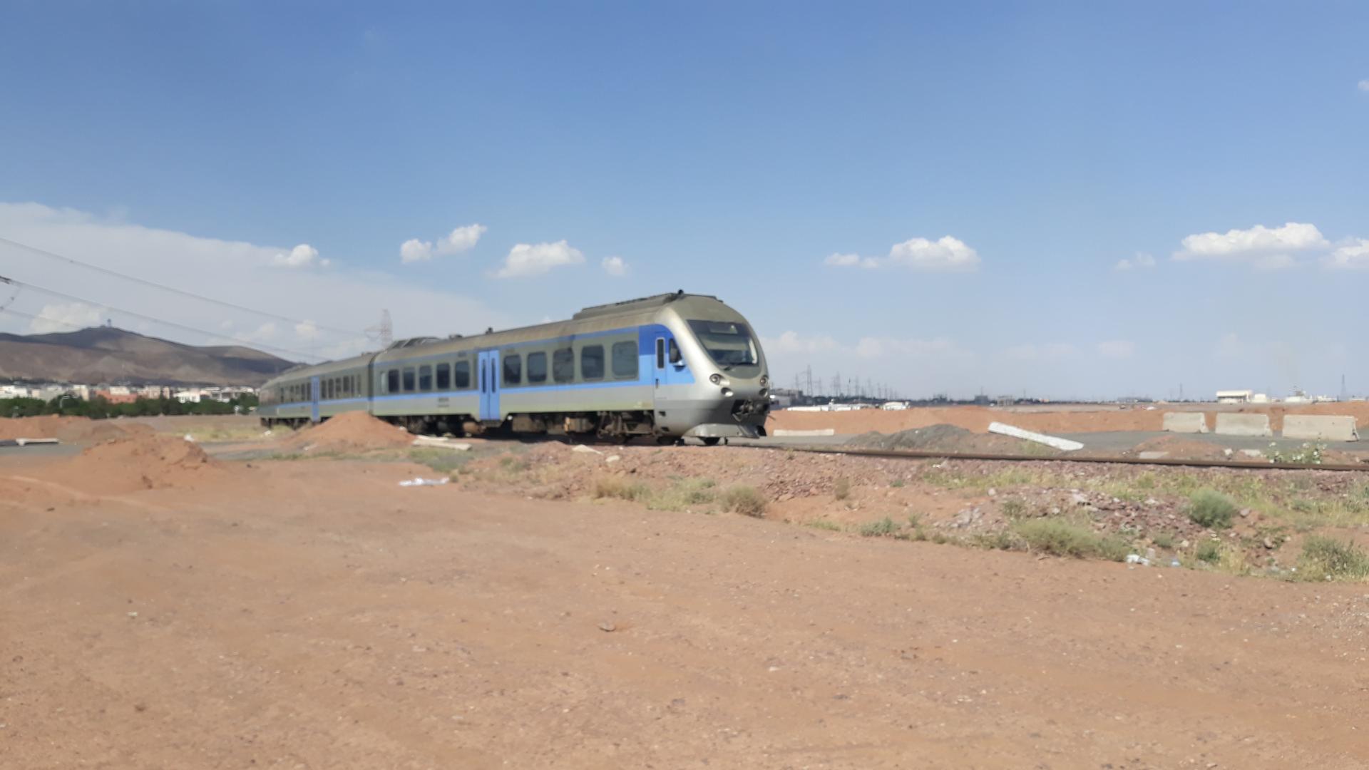 عکس ایستگاه قطار پرند