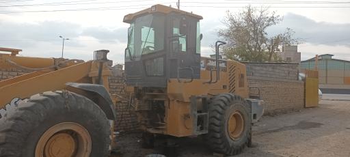 عکس تعمیرگاه ماشین الات راهسازی مشهددیزل