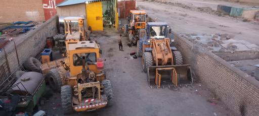 عکس تعمیرگاه ماشین الات راهسازی مشهددیزل