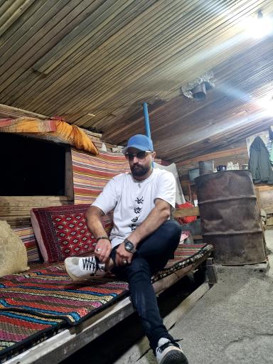 عکس کافه سنتی عمو منوچهر