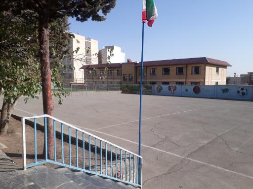 عکس دبیرستان پسرانه شهید باقری