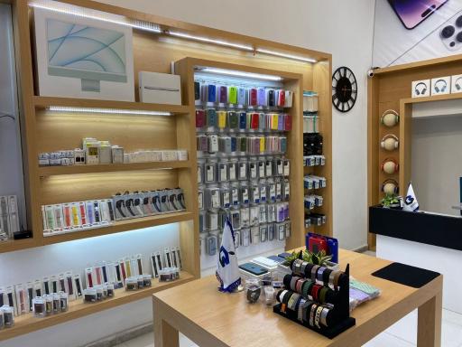 عکس فروشگاه موبایل اپل استور بکان