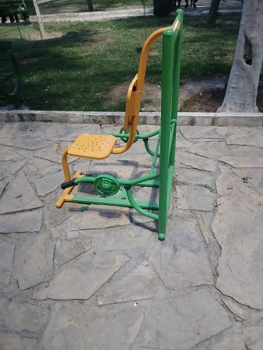 عکس وسایل بدنسازی عمومی 