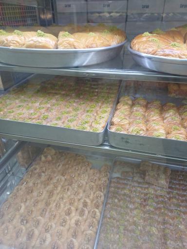 عکس نان شیرینی سرگل