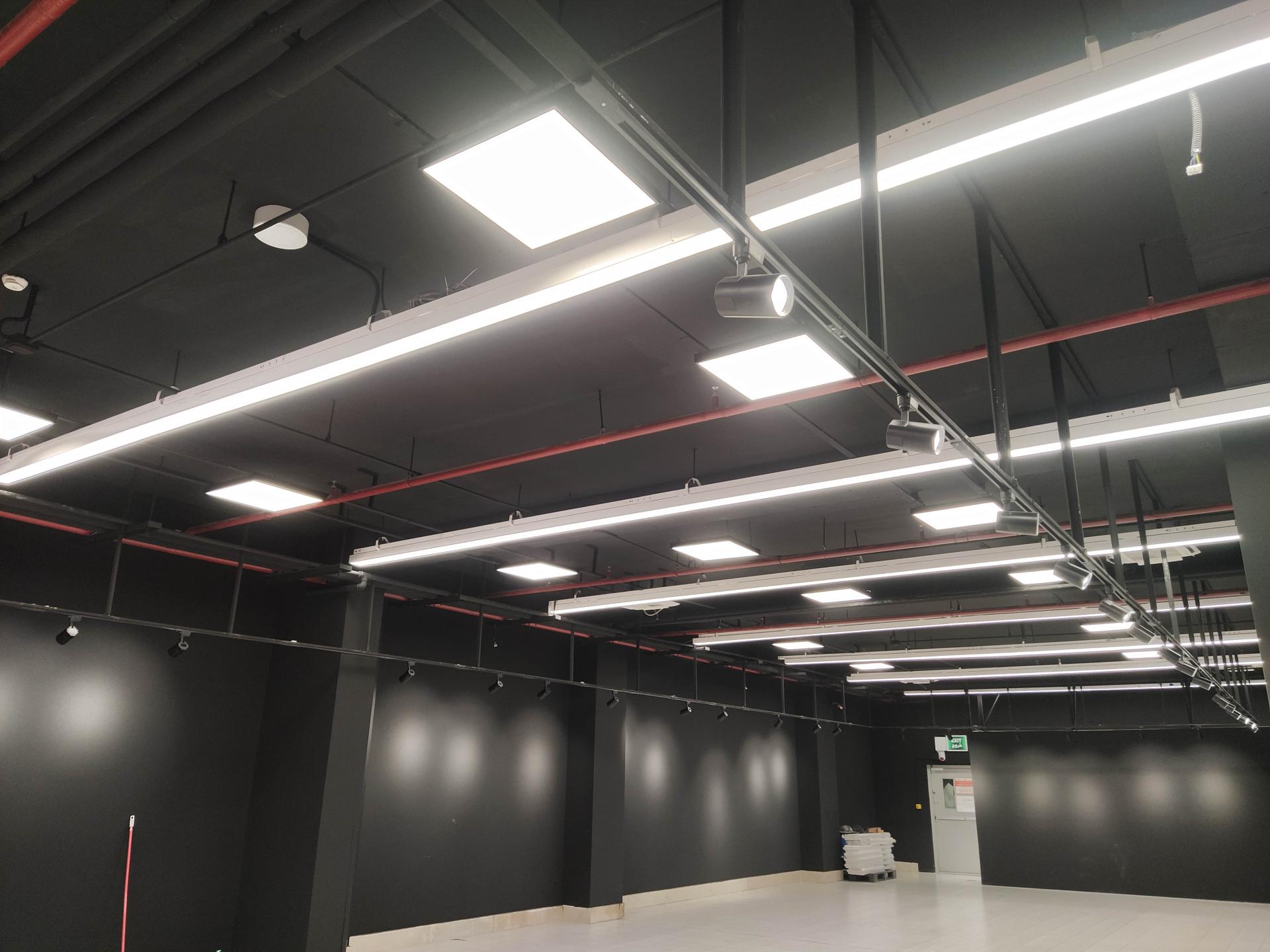 عکس مرکز خرید هایپر استار