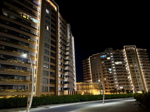 عکس برج طلایی