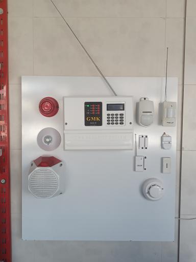 عکس گروه بنیس (دوربین مداربسته دزدگیر اماکن)