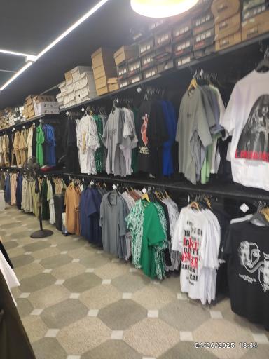 عکس لباس فروشی اسپیکو