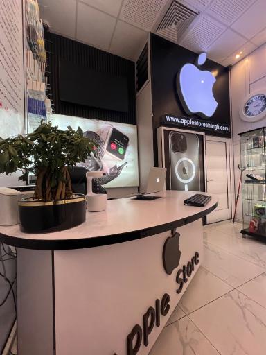 عکس اپل استور شرق تهران