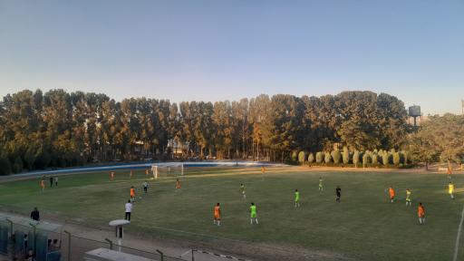 عکس زمین فوتبال چمن نساجی