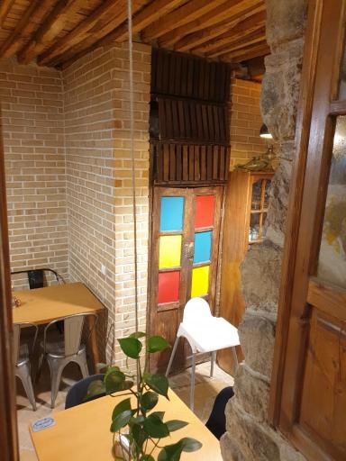 رستوران دوسی