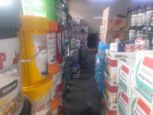 عکس فروشگاه روغن موتور آجیپ
