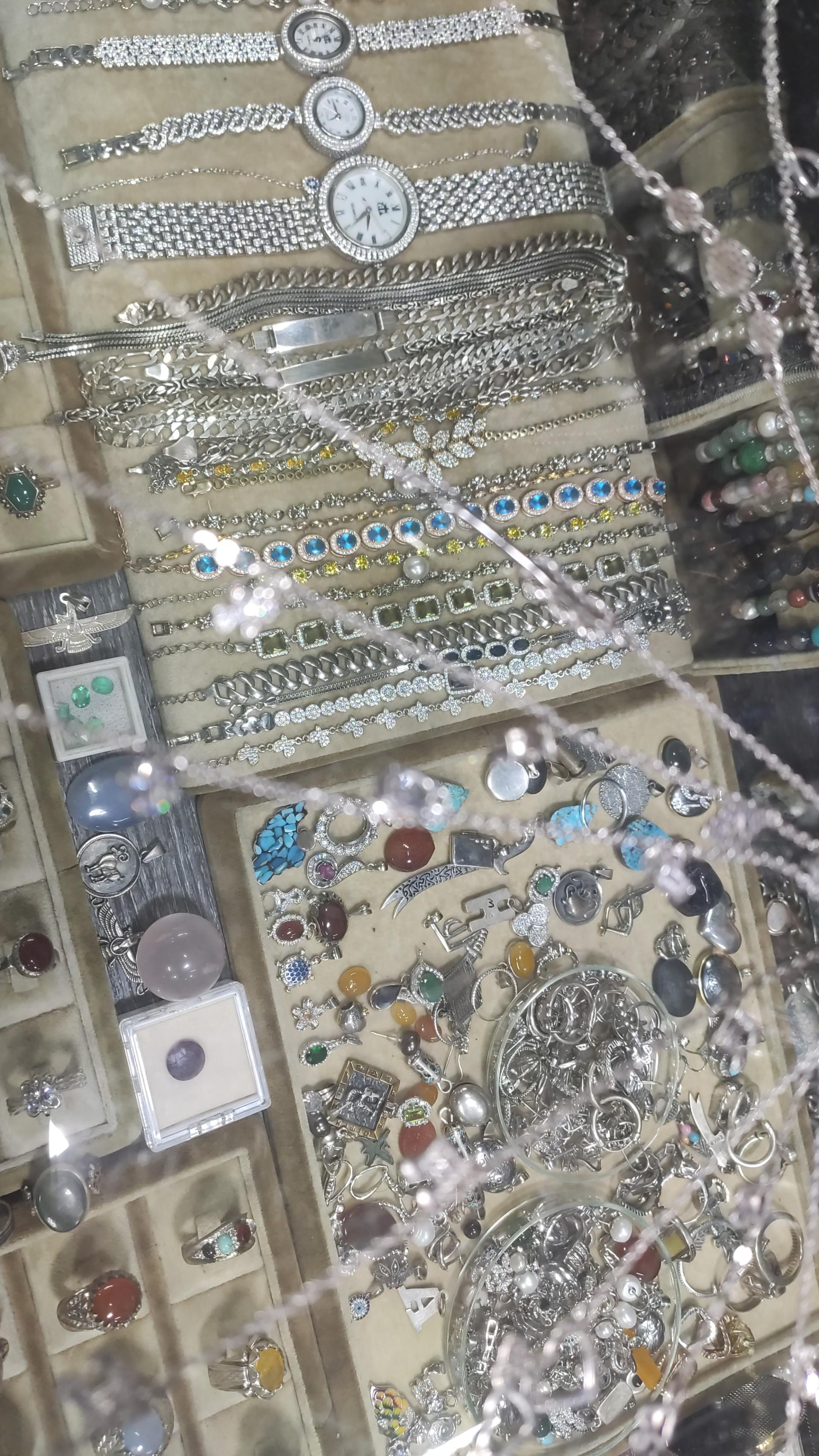 عکس گالری آمتیست