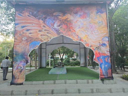 عکس آرامگاه مرحوم استاد محمود فرشچیان