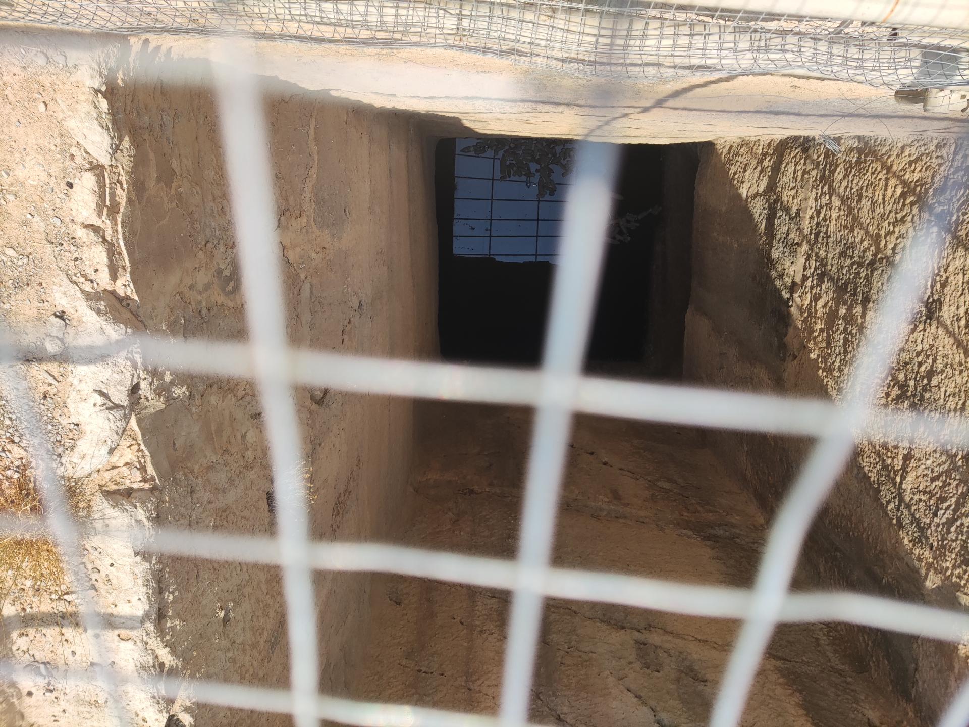 عکس چاه هخامنشی