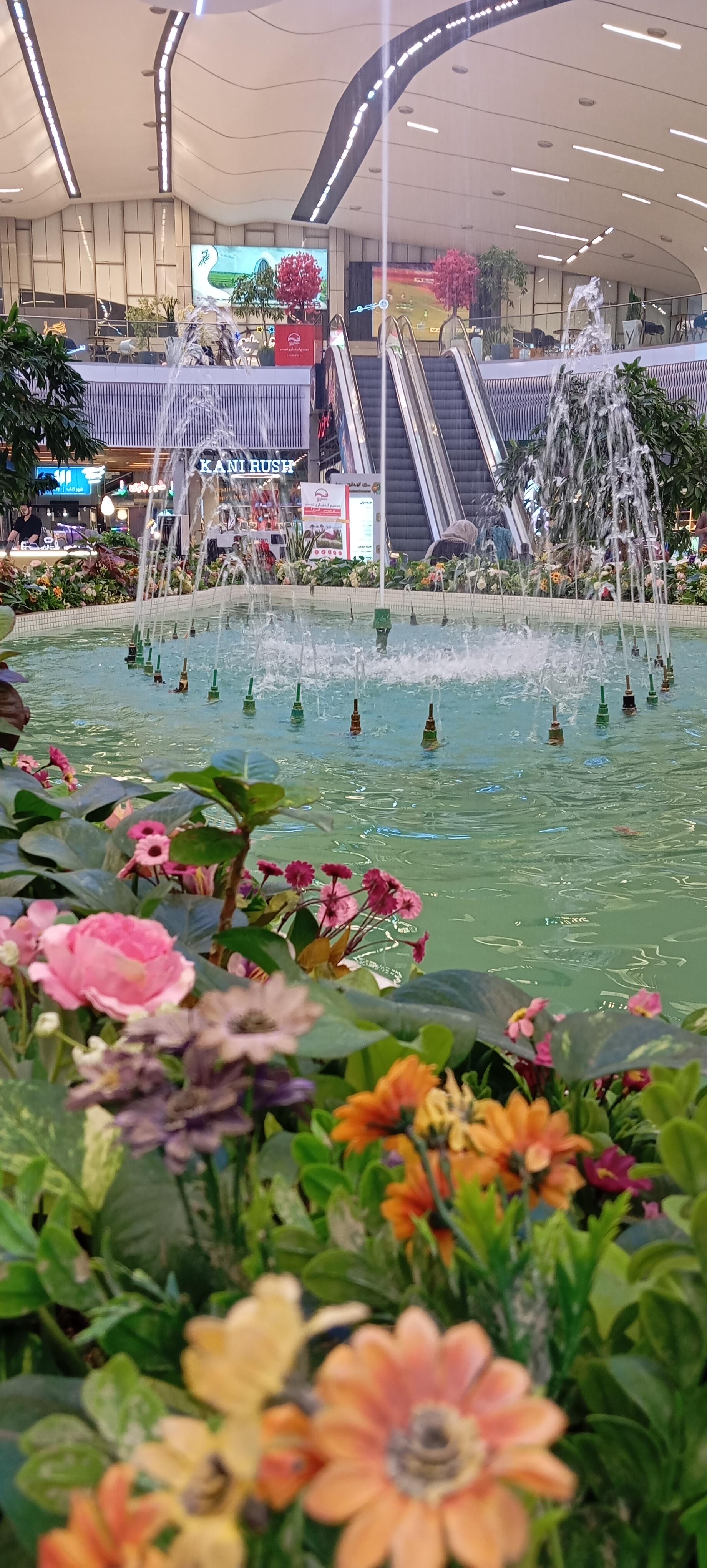 عکس سرای گردشگری سیمرغ