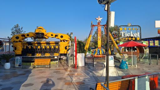 عکس سرای گردشگری سیمرغ