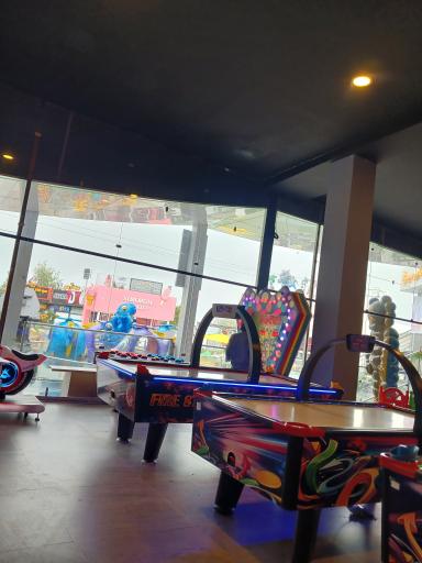 عکس سرای گردشگری سیمرغ