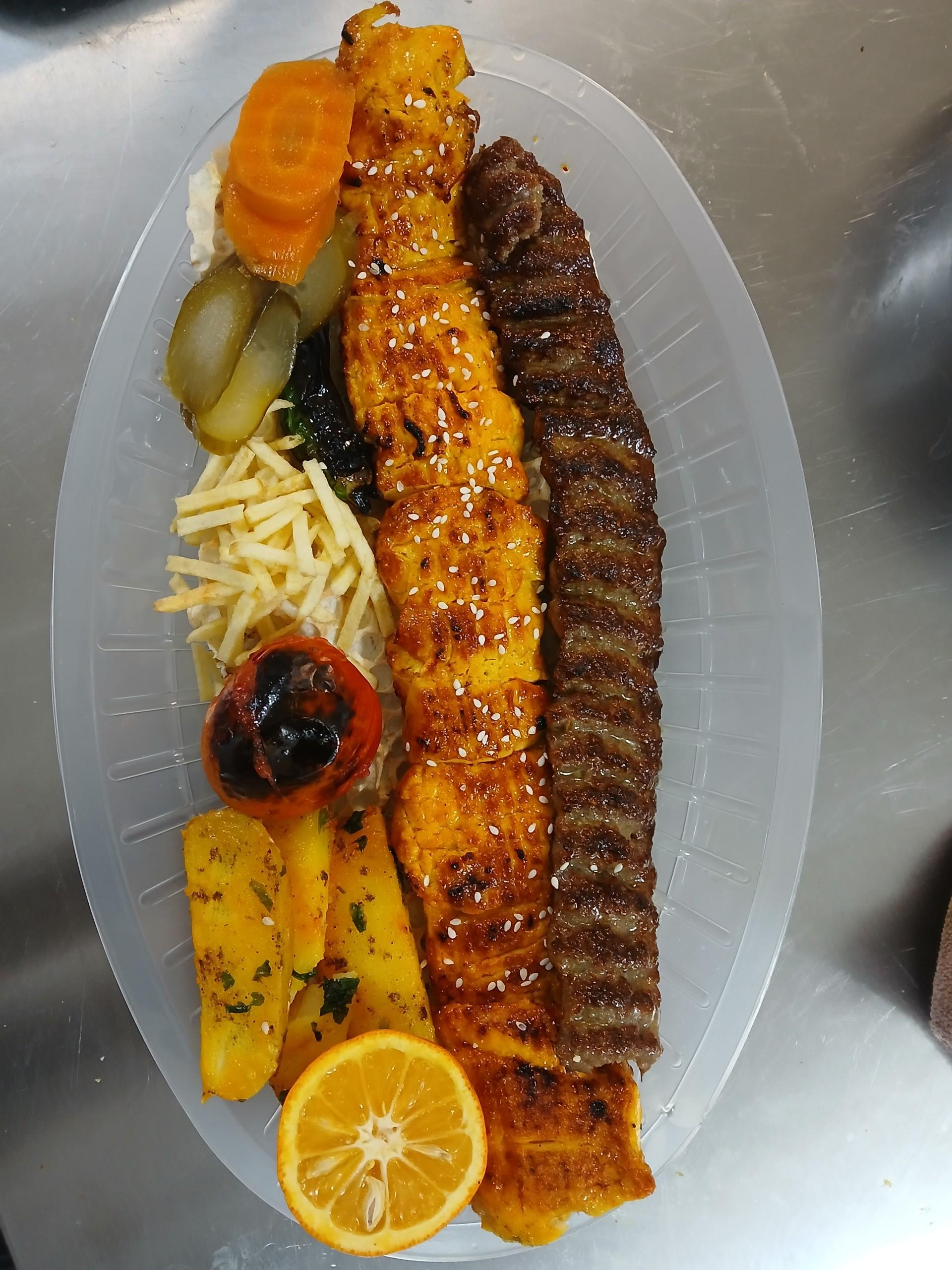عکس آشپزخانه دیگ و دلبر کاشان