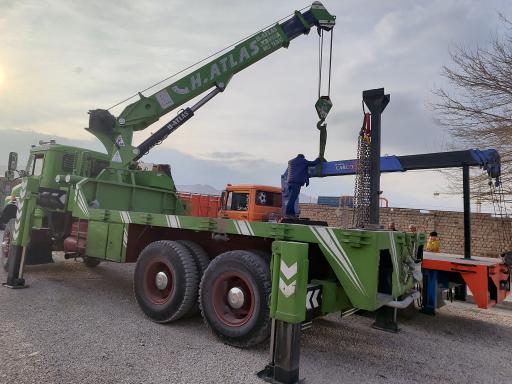 عکس نمایشگاه جرثقیل عدل