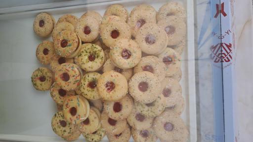 نان و شیرینی تُردینه