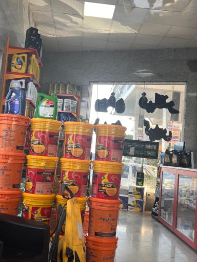 عکس فروشگاه روغن موتور مرکزی
