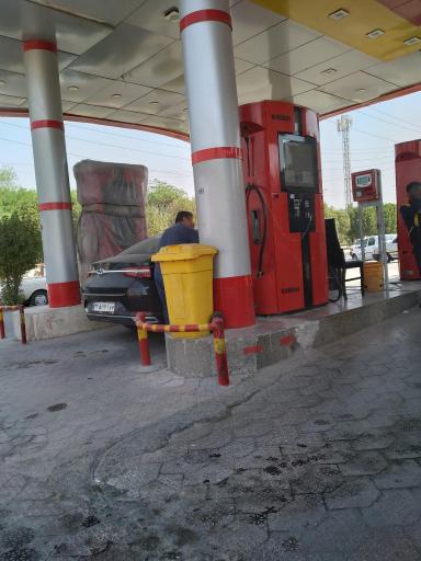 عکس پمپ بنزین قادری