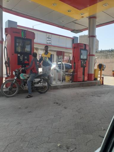 عکس پمپ بنزین قادری