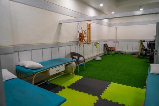 عکس درمانگاه تخصصی پزشکی ورزشی اترس
