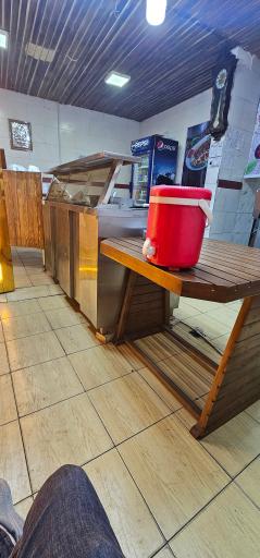 رستوران ته دیگ بیرون بر