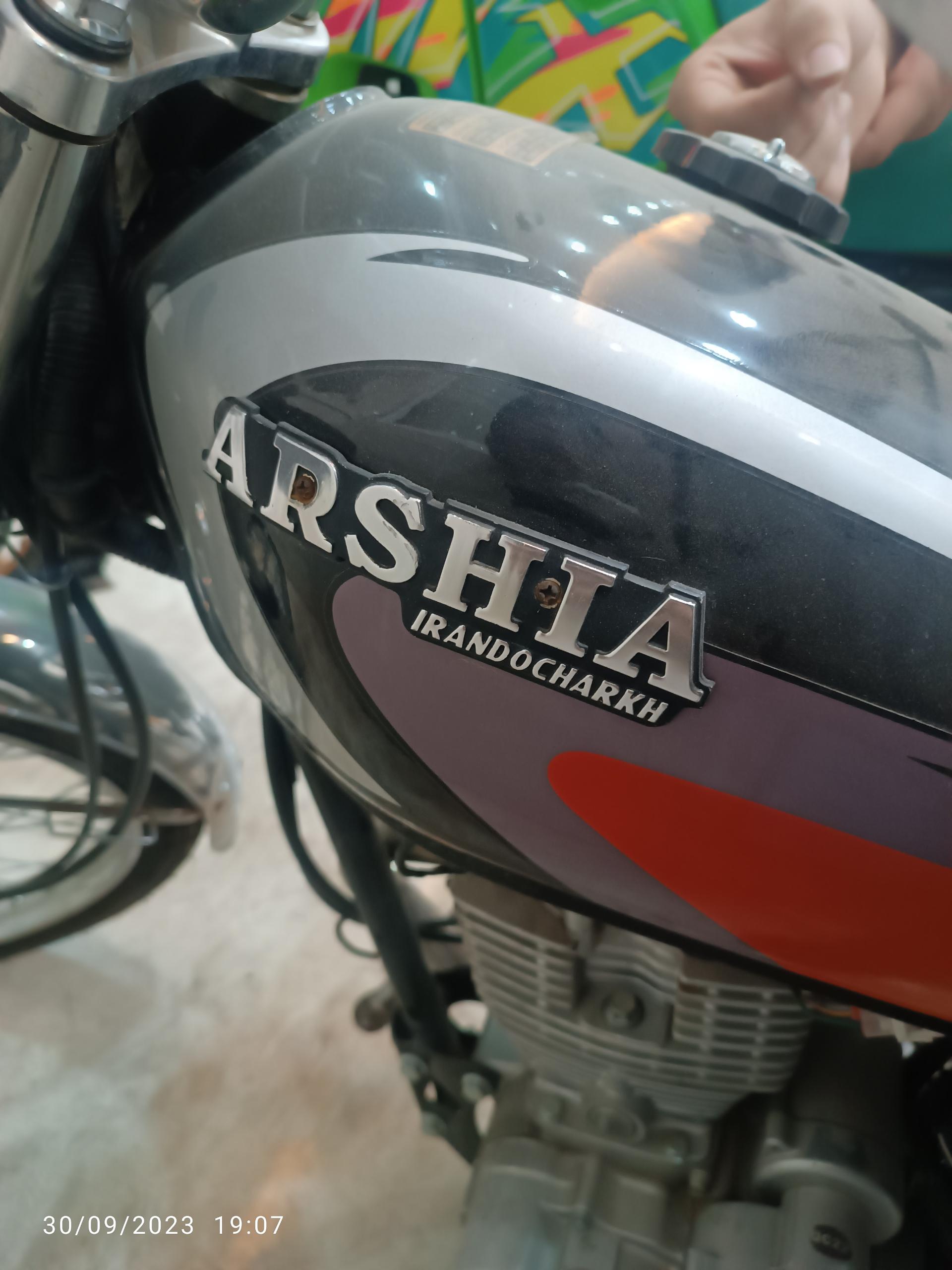 عکس تعمیرگاه موتورسیکلت