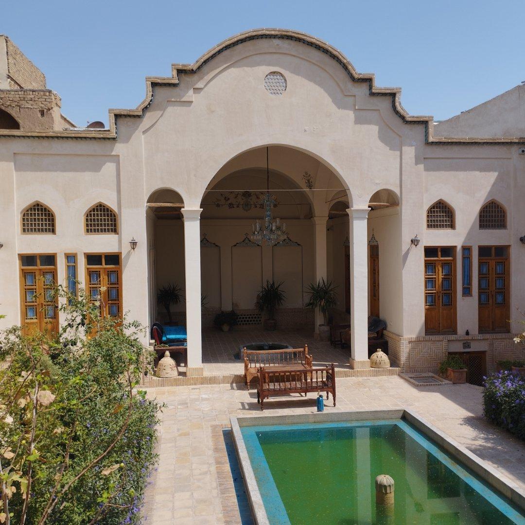 عکس هتل سنتی آقایی