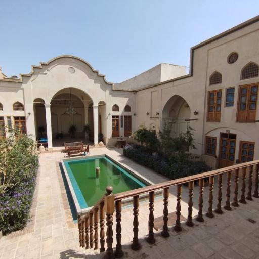 عکس هتل سنتی آقایی
