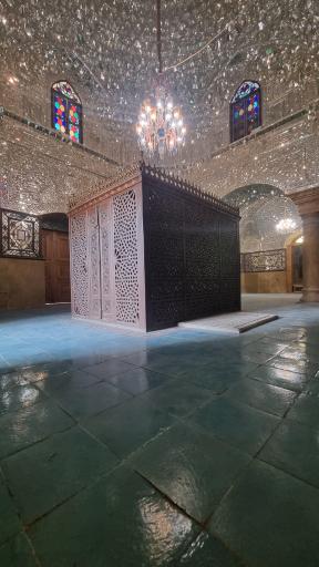 عکس بقعه سرقبر آقا