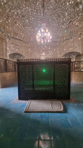 عکس بقعه سرقبر آقا