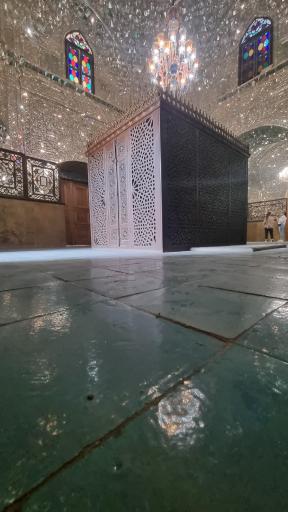 عکس بقعه سرقبر آقا
