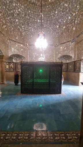 عکس بقعه سرقبر آقا
