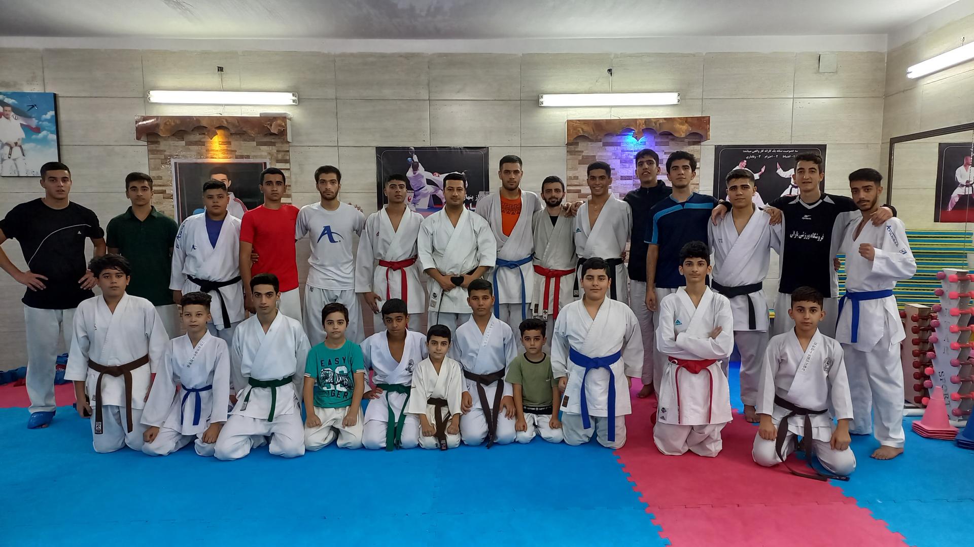 عکس باشگاه ورزشی یگانه