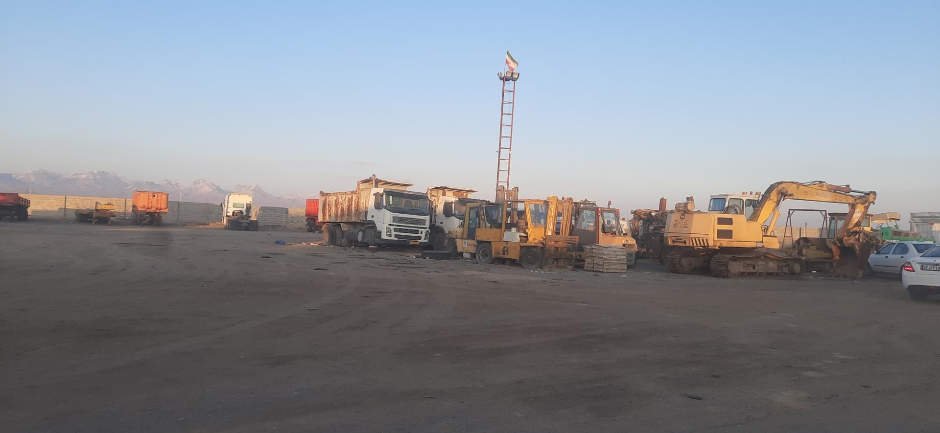 عکس پارکینگ ثارالله