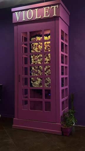 عکس کافی شاپ بنفش