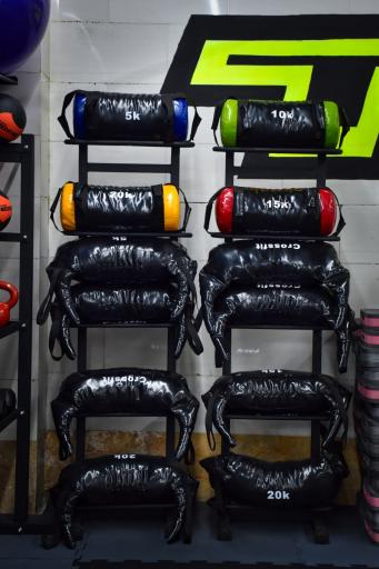 عکس باشگاه ورزشی تاراز