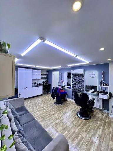 عکس آموزشگاه آرایشگری آقای بیست