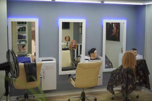 عکس آموزشگاه آرایشگری آقای بیست