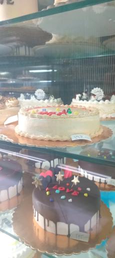 عکس شیرینی سرای همیشه سبز