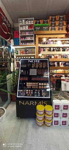 عکس فروشگاه آرایشی نارمیس 