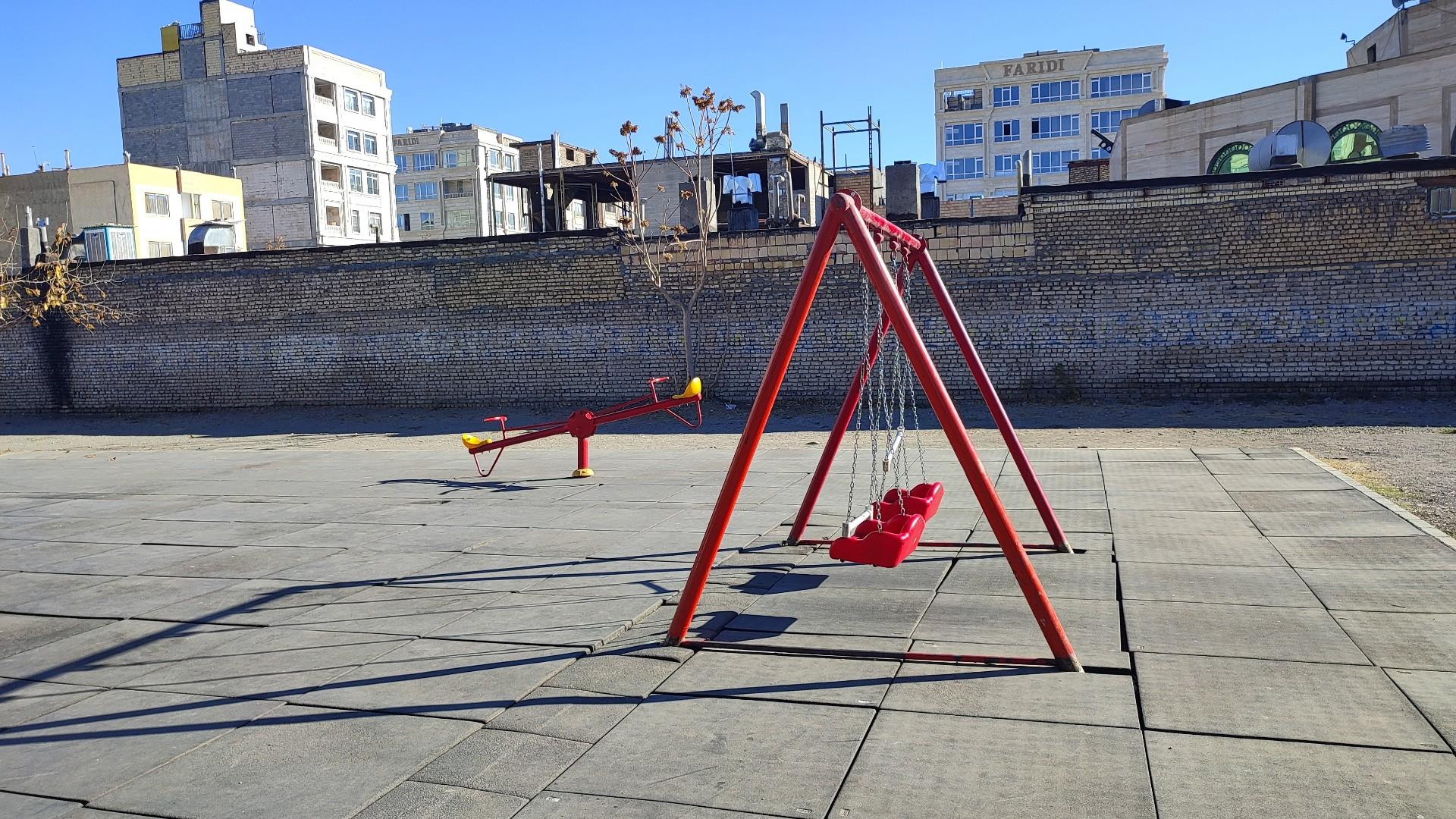 عکس زمین بازی کودکان