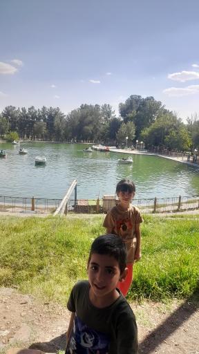 عکس دریاچه پارک شرقی طاقبستان