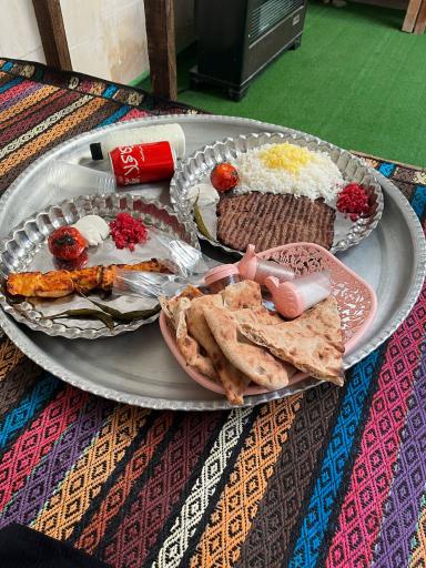 عکس رستوران سنتی باغ شمعدونی