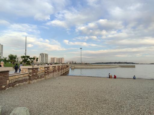 عکس ساحل دریاچه شهدای خلیج فارس