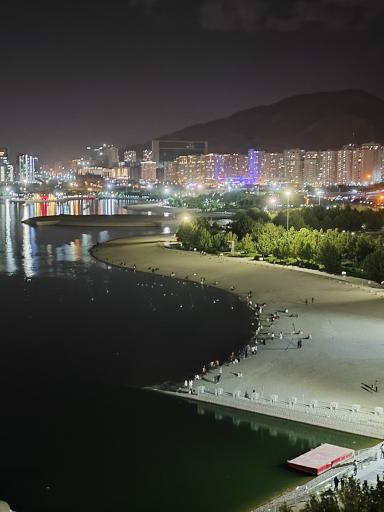 عکس ساحل دریاچه شهدای خلیج فارس